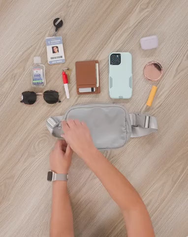 Wink Chatelaine Four Pocket Belt Bag